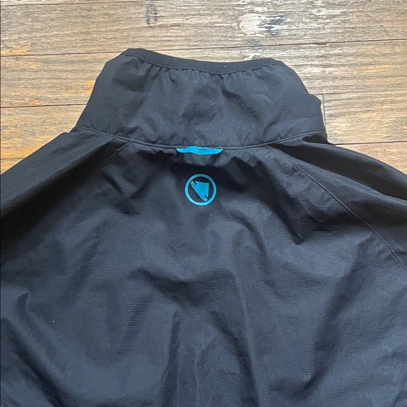 Endura Cycling Women’s Black Wind Proof Jacket Size Medium - Picture 5 of 6